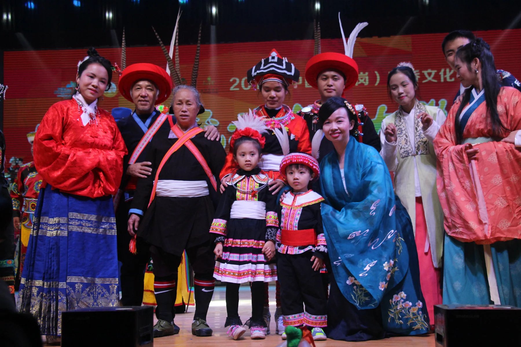 ����ں���֮�С���������ʢ������֮����̨