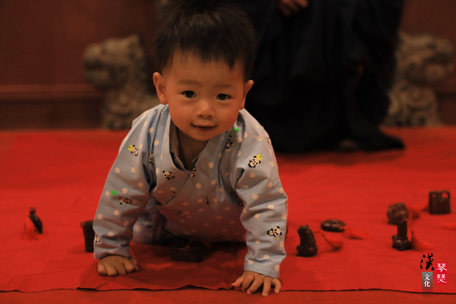 �ȱ�һö������ȡ��